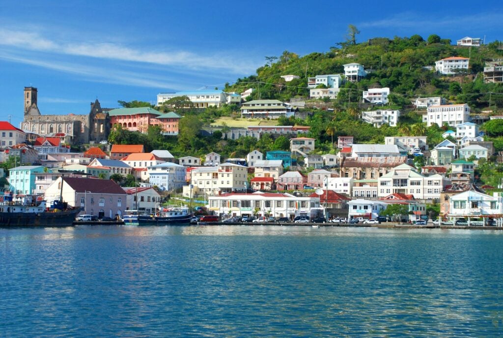 GRENADA CITIZENSHIP BY INVESTMENT PROGRAMME Hideaway Grenada Citizenship-by-Investment Programme